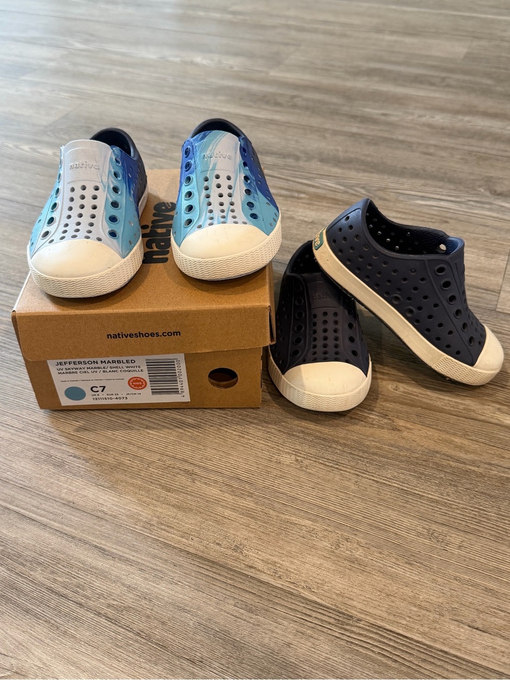 Native Kids Jefferson Slip-On Sneakers in Navy and Blue Gradient - Size 7